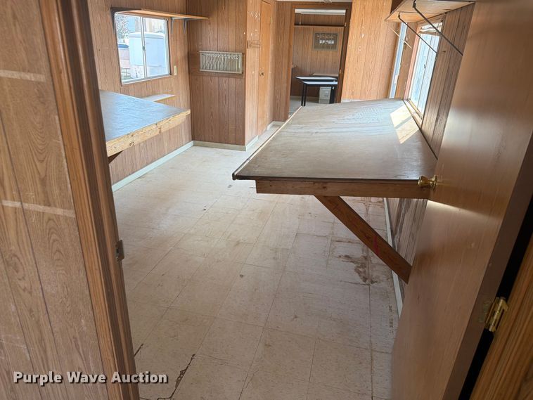 image for item EA0405 2006 Mark Line 1050 office trailer