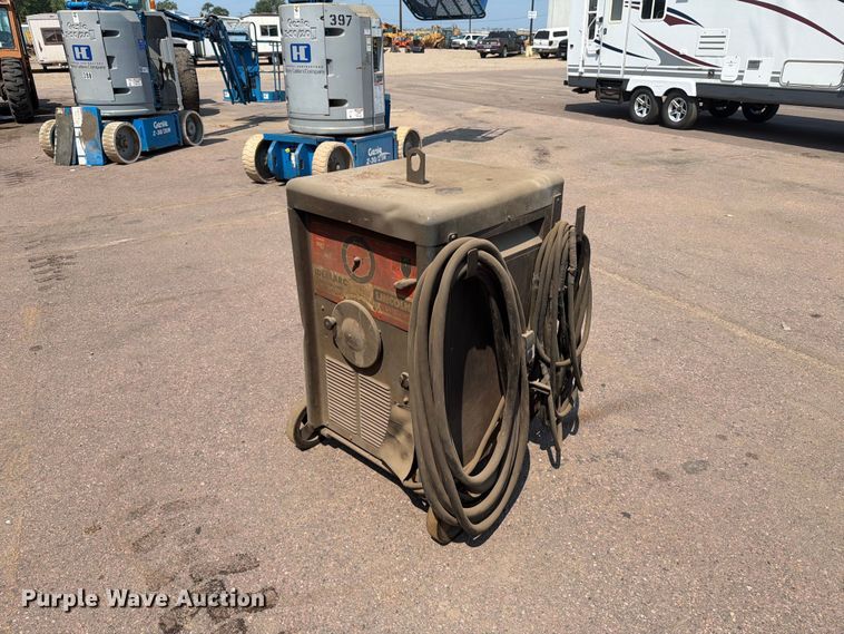 Lincoln Idealarc TM400/400 welder