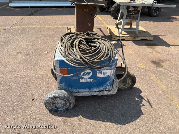 image for item EA0407 Miller Dialarc 250 welder