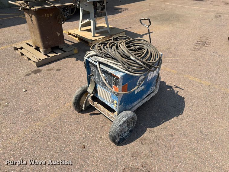 image for item EA0407 Miller Dialarc 250 welder