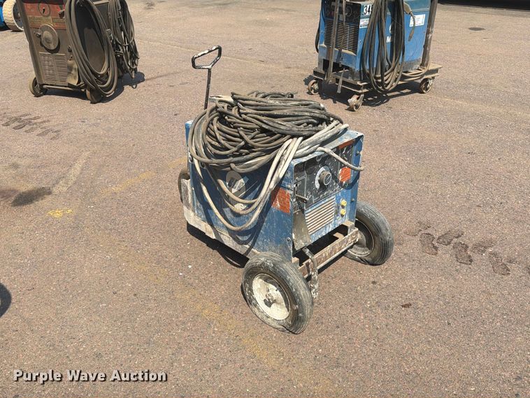 image for item EA0407 Miller Dialarc 250 welder