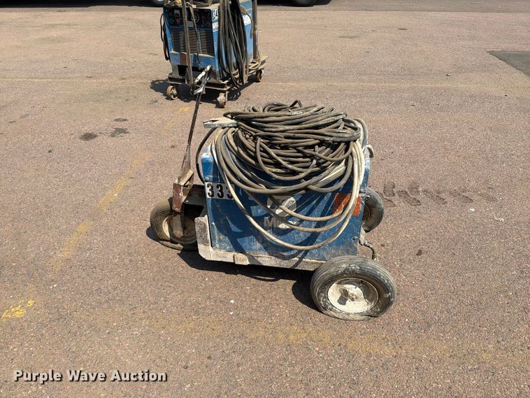 image for item EA0407 Miller Dialarc 250 welder