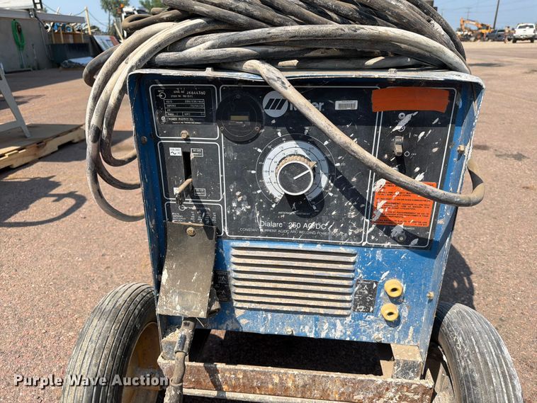 image for item EA0407 Miller Dialarc 250 welder