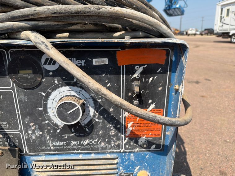 image for item EA0407 Miller Dialarc 250 welder