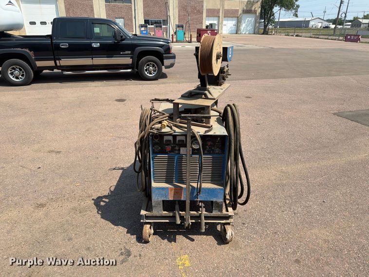 image for item EA0408 Miller Delta weld 450 welder