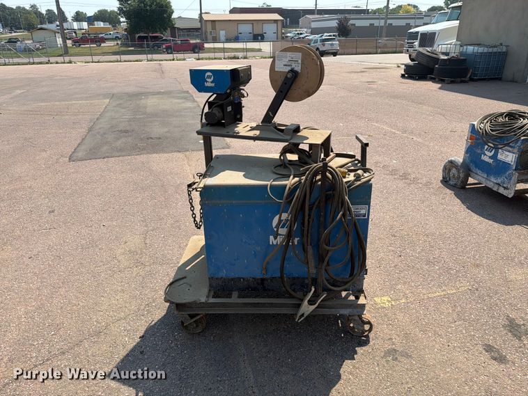 image for item EA0408 Miller Delta weld 450 welder