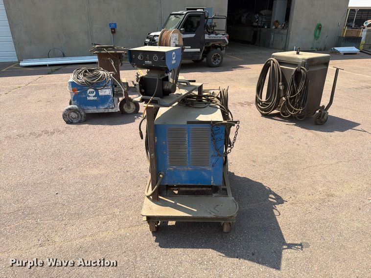 image for item EA0408 Miller Delta weld 450 welder
