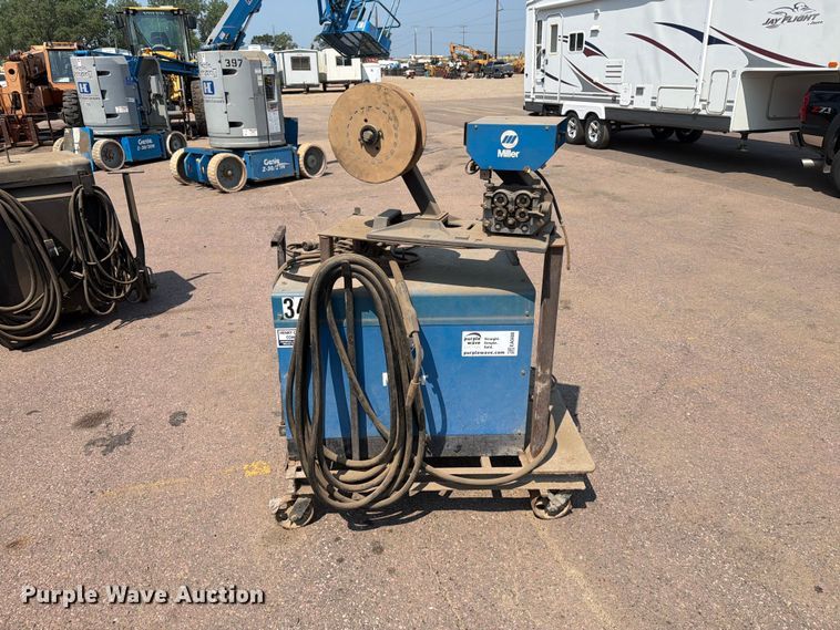 image for item EA0408 Miller Delta weld 450 welder
