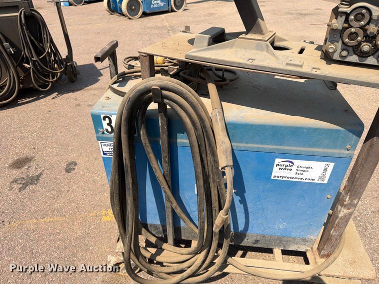 image for item EA0408 Miller Delta weld 450 welder