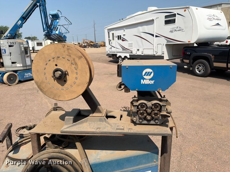 image for item EA0408 Miller Delta weld 450 welder