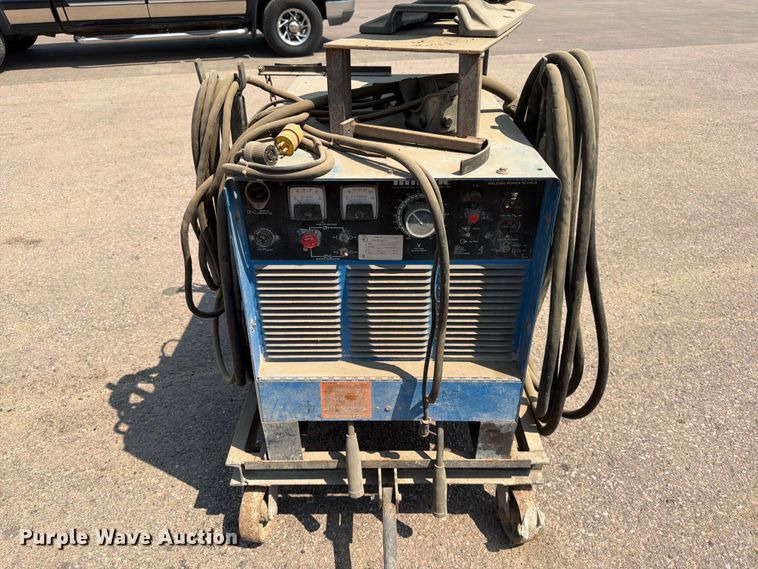 image for item EA0408 Miller Delta weld 450 welder