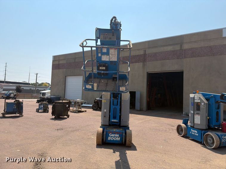 image for item EA0409 2001 Genie Z-30N boom lift