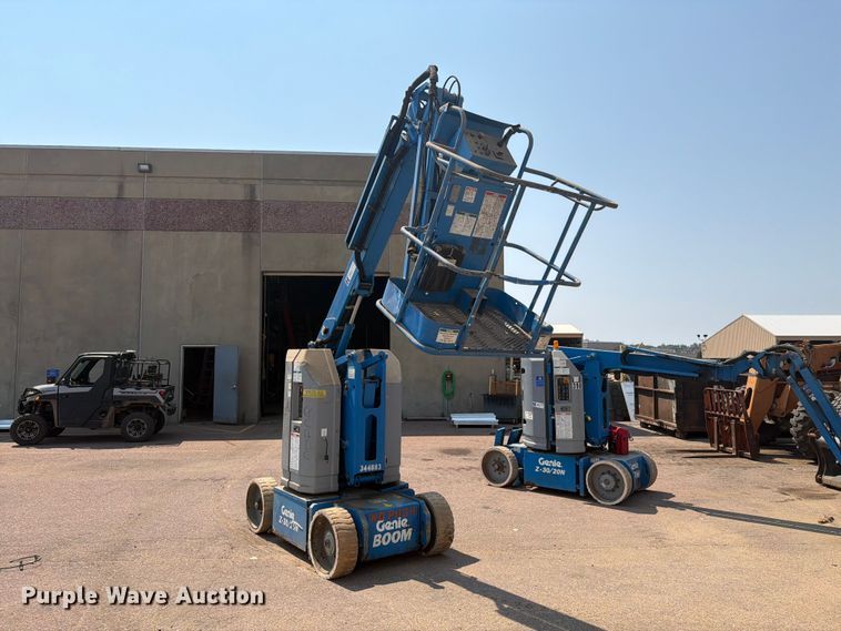 image for item EA0409 2001 Genie Z-30N boom lift