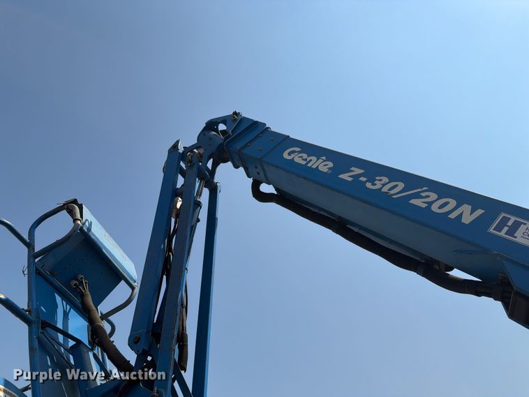 image for item EA0409 2001 Genie Z-30N boom lift