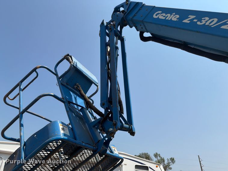 image for item EA0409 2001 Genie Z-30N boom lift