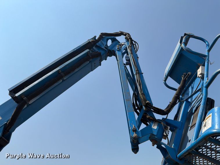 image for item EA0409 2001 Genie Z-30N boom lift
