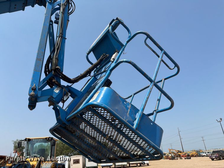 image for item EA0409 2001 Genie Z-30N boom lift