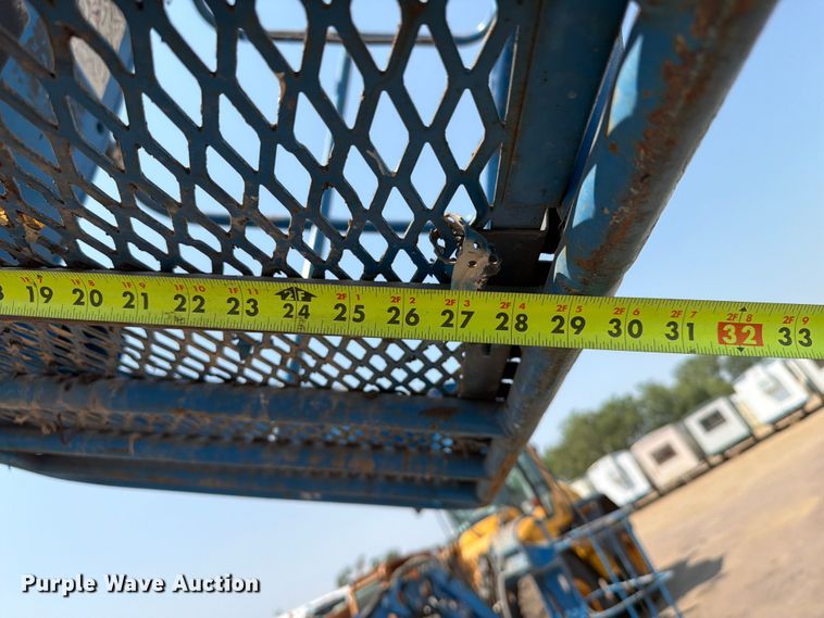 image for item EA0409 2001 Genie Z-30N boom lift