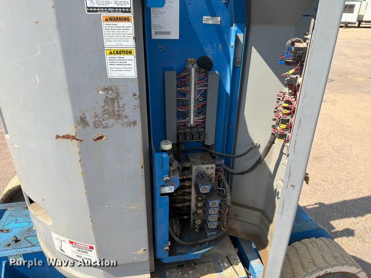 image for item EA0409 2001 Genie Z-30N boom lift