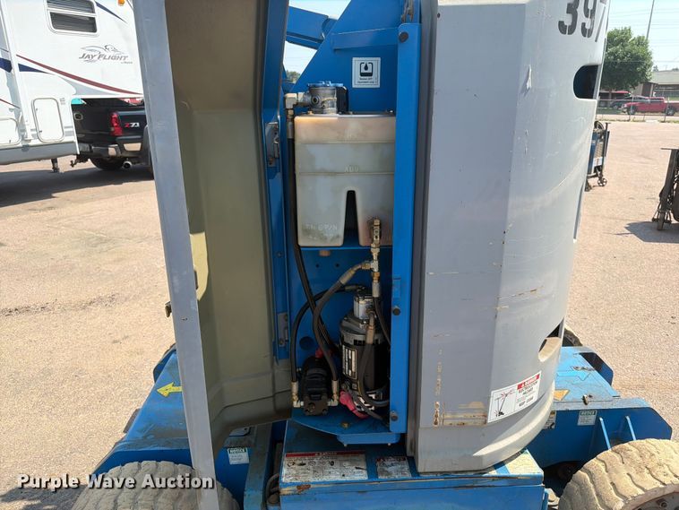 image for item EA0409 2001 Genie Z-30N boom lift