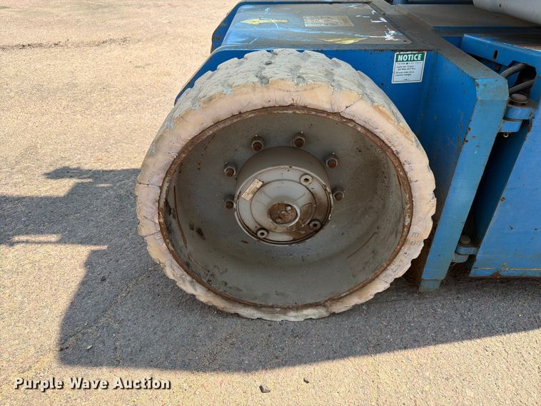 image for item EA0409 2001 Genie Z-30N boom lift