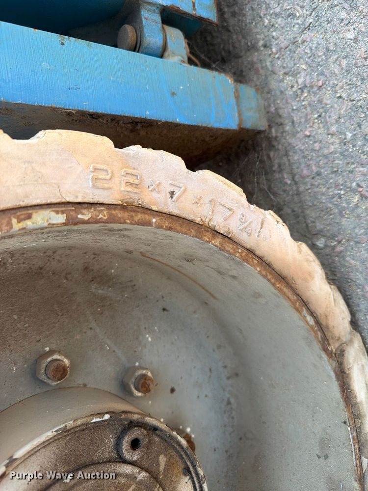 image for item EA0409 2001 Genie Z-30N boom lift