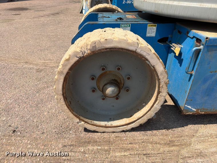 image for item EA0409 2001 Genie Z-30N boom lift