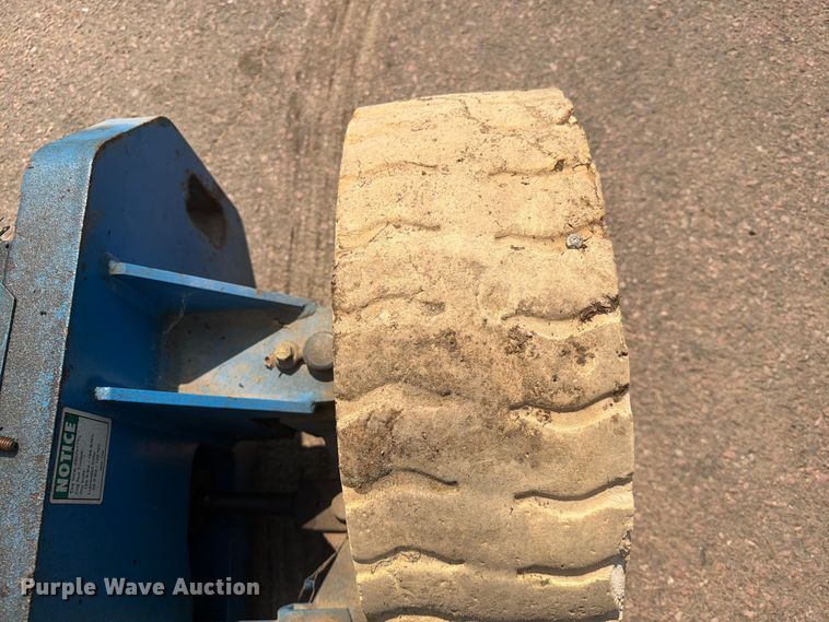 image for item EA0409 2001 Genie Z-30N boom lift