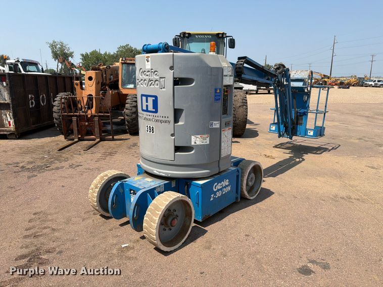 image for item EA0410 2004 Genie Z-30/20N boom lift