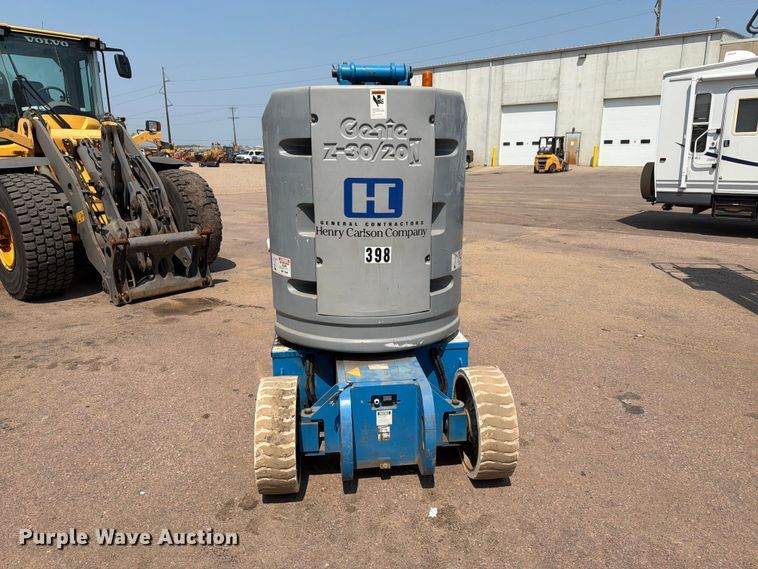image for item EA0410 2004 Genie Z-30/20N boom lift