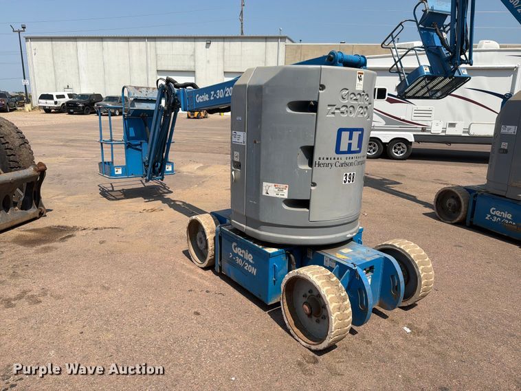 image for item EA0410 2004 Genie Z-30/20N boom lift