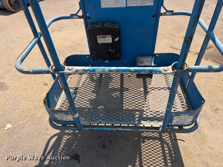 image for item EA0410 2004 Genie Z-30/20N boom lift