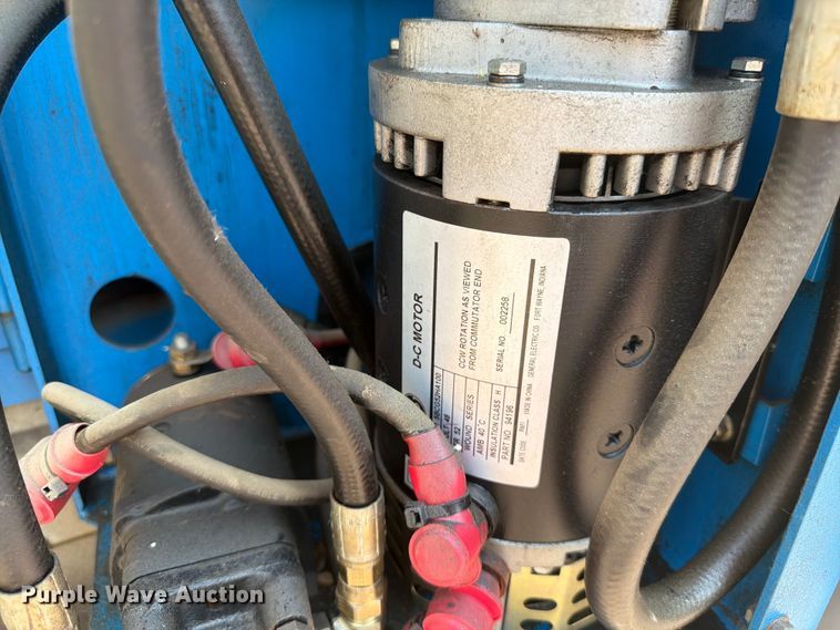 image for item EA0410 2004 Genie Z-30/20N boom lift