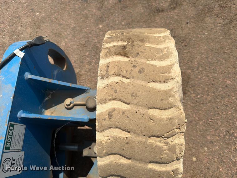 image for item EA0410 2004 Genie Z-30/20N boom lift