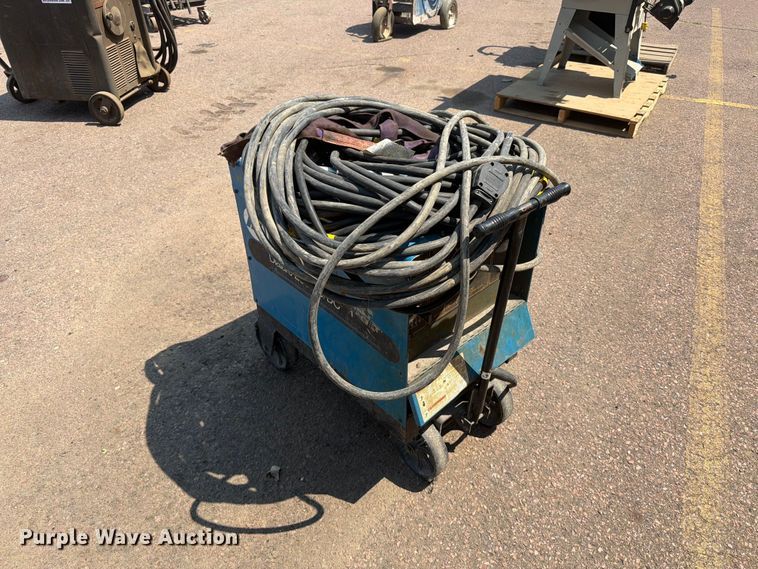 image for item EA0411 Miller Dialarc 250 welder