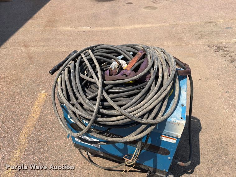 image for item EA0411 Miller Dialarc 250 welder
