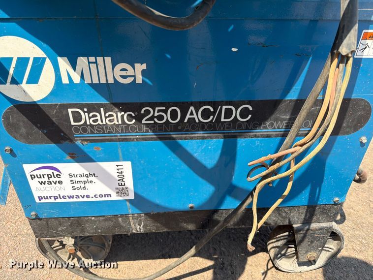 image for item EA0411 Miller Dialarc 250 welder