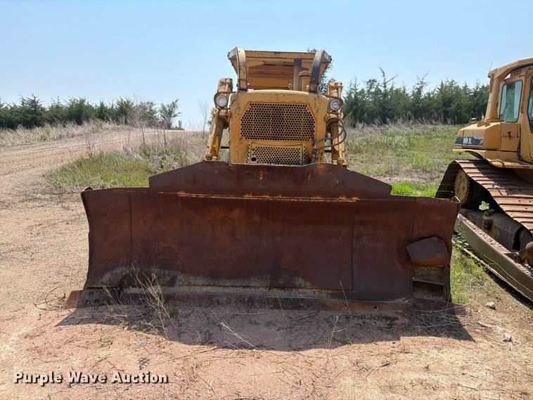 image for item EA0412 1964 Caterpillar D8H dozer