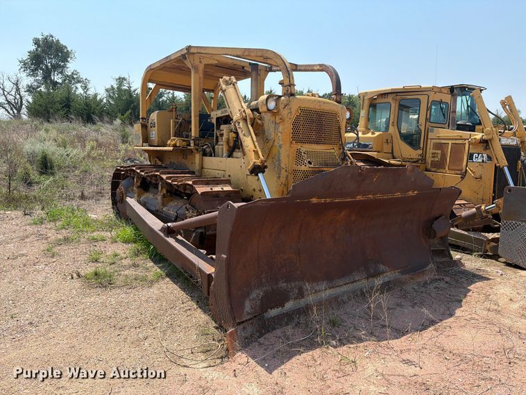image for item EA0412 1964 Caterpillar D8H dozer