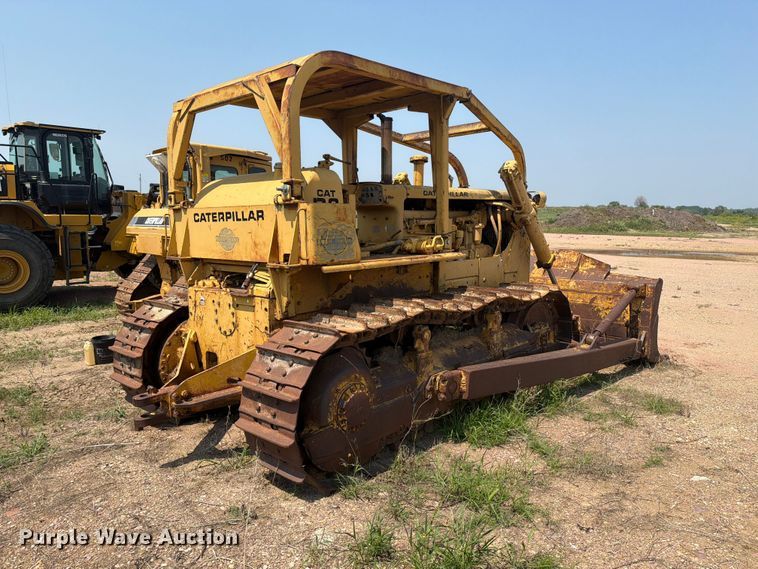 image for item EA0412 1964 Caterpillar D8H dozer