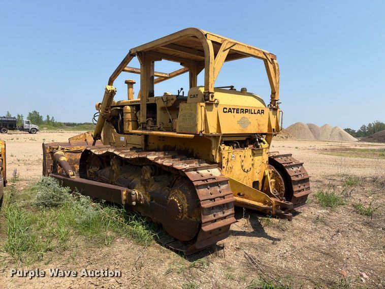 image for item EA0412 1964 Caterpillar D8H dozer