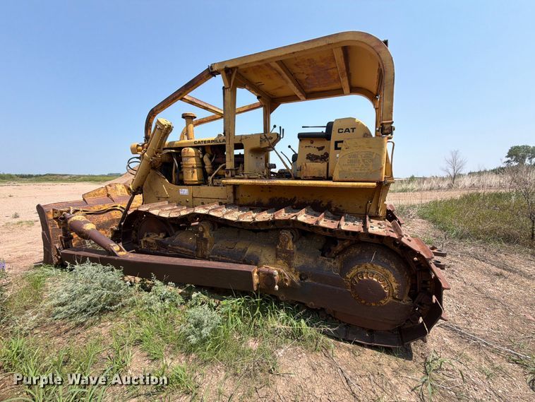 image for item EA0412 1964 Caterpillar D8H dozer