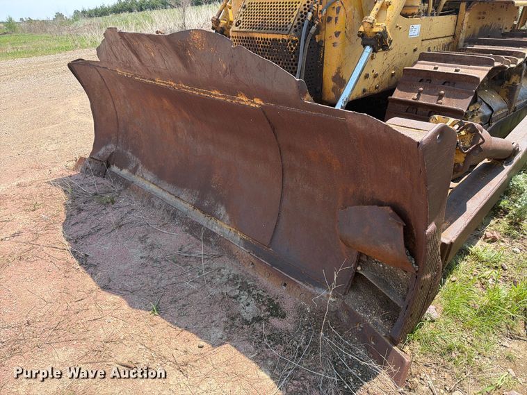 image for item EA0412 1964 Caterpillar D8H dozer