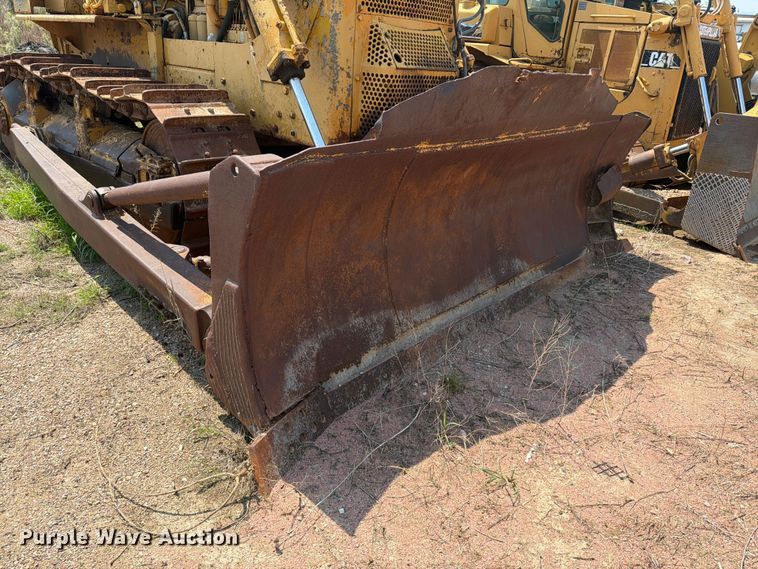 image for item EA0412 1964 Caterpillar D8H dozer