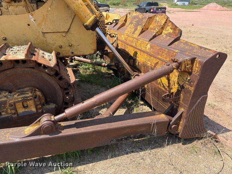image for item EA0412 1964 Caterpillar D8H dozer