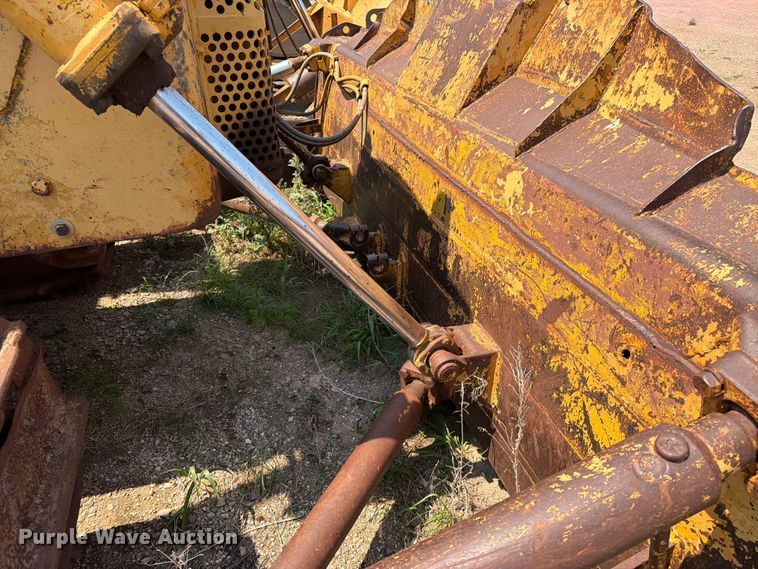 image for item EA0412 1964 Caterpillar D8H dozer