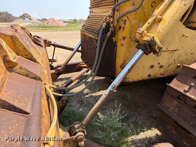 image for item EA0412 1964 Caterpillar D8H dozer
