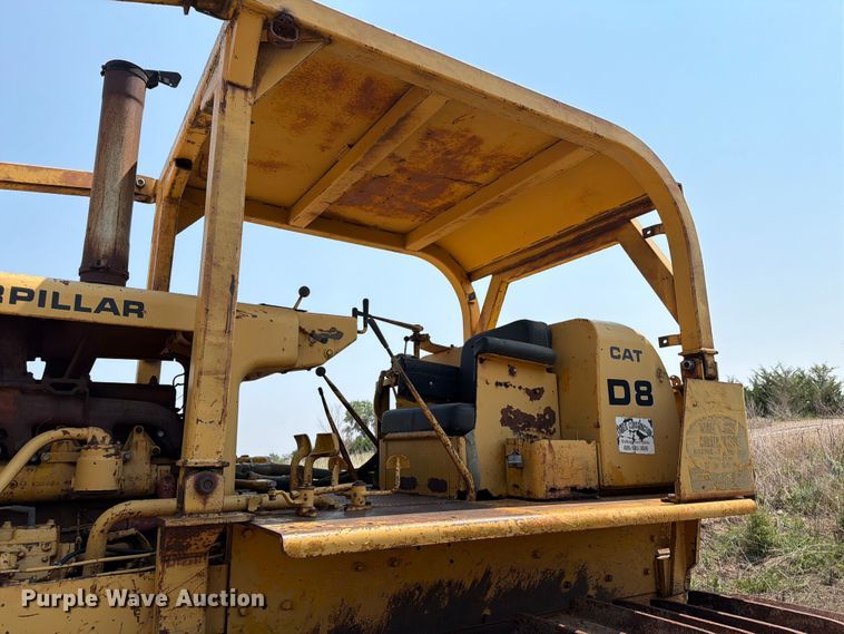 image for item EA0412 1964 Caterpillar D8H dozer