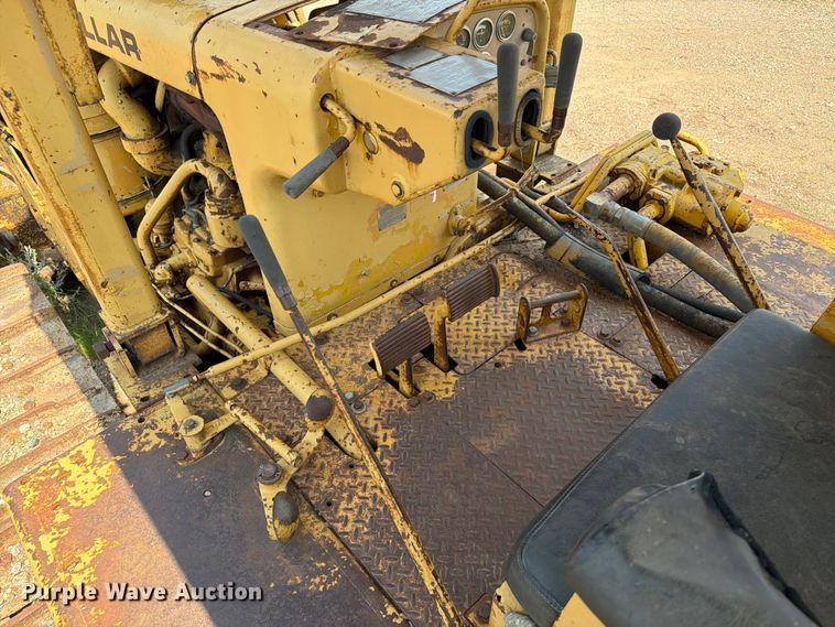 image for item EA0412 1964 Caterpillar D8H dozer