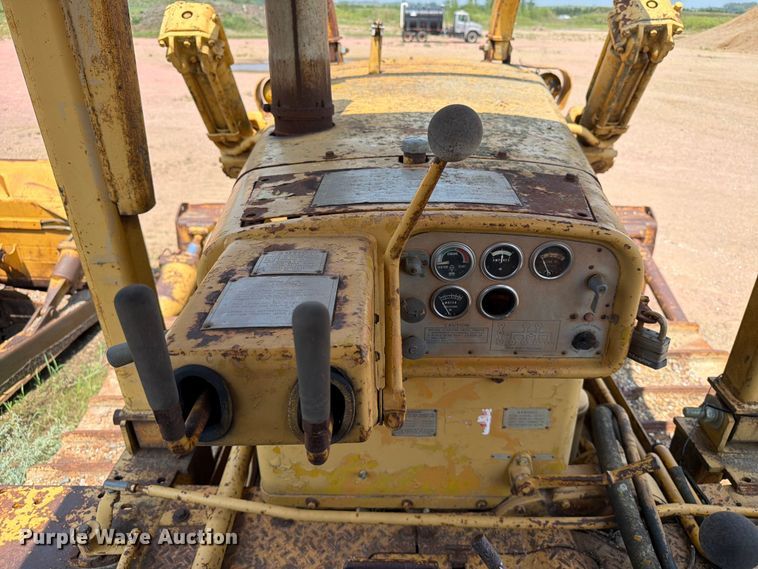 image for item EA0412 1964 Caterpillar D8H dozer